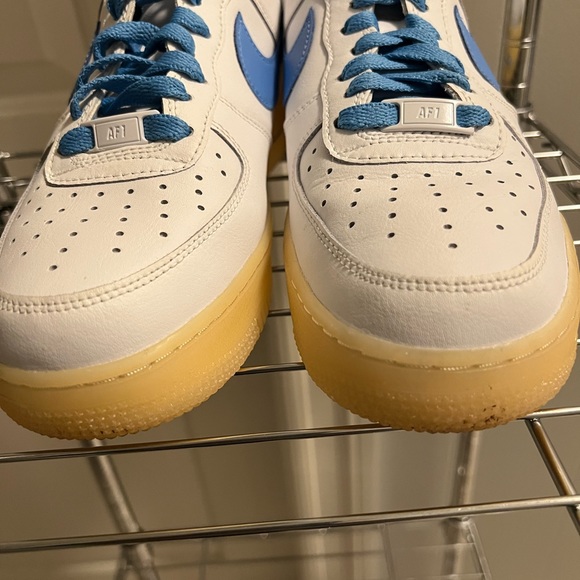Nike Air Force one. Like new . - Picture 3 of 11